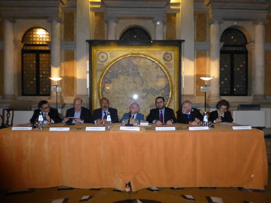 Conferenza stampa di apertura organizzata al Vestibolo della Libreria Sansoviniana